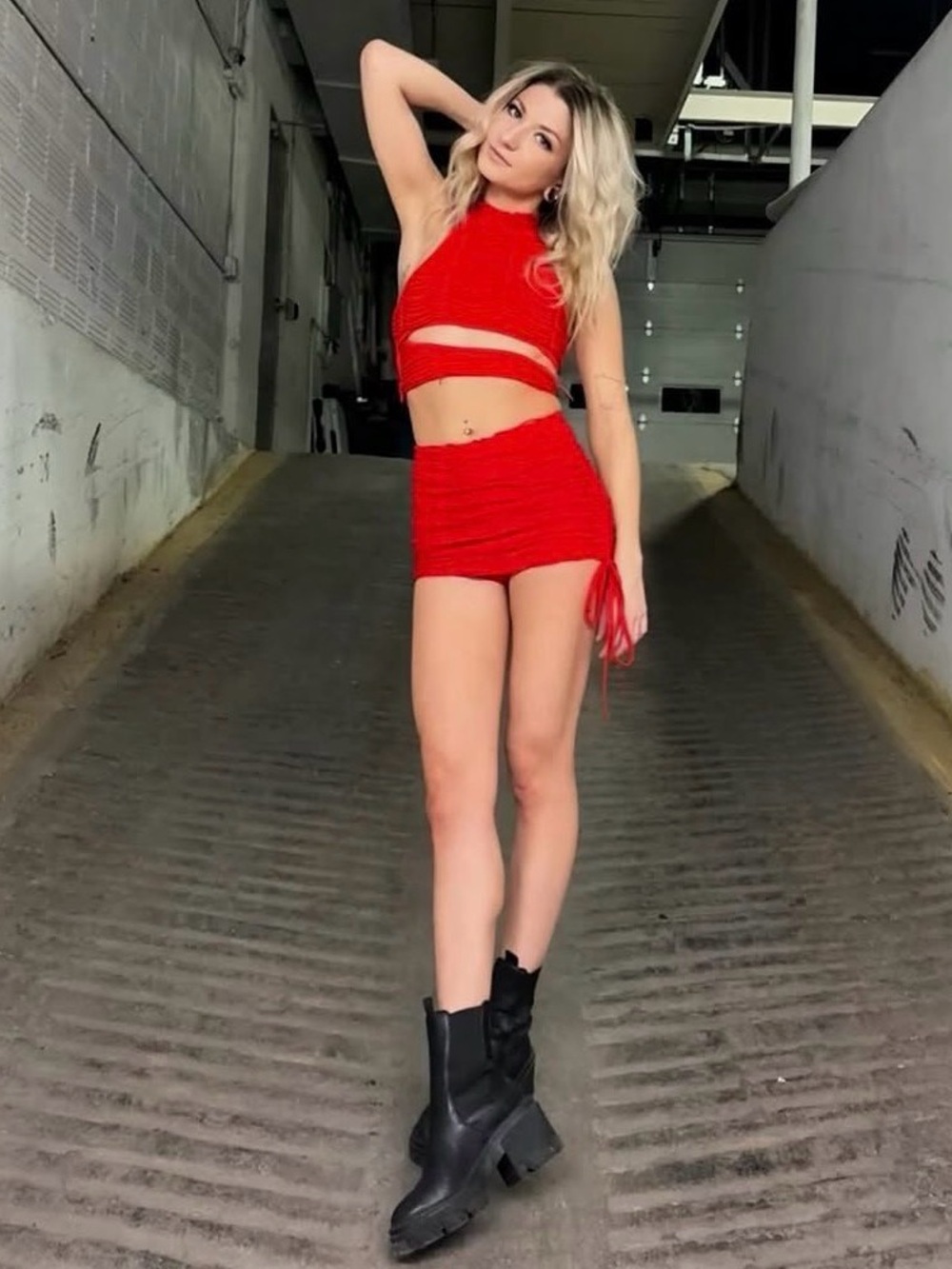 Red 2 Piece Set - Picture 2 of 5